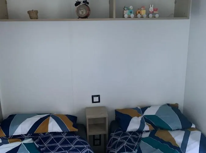 Le Mobilhome De Evelyne Et Serge Lit-et-Mixe
